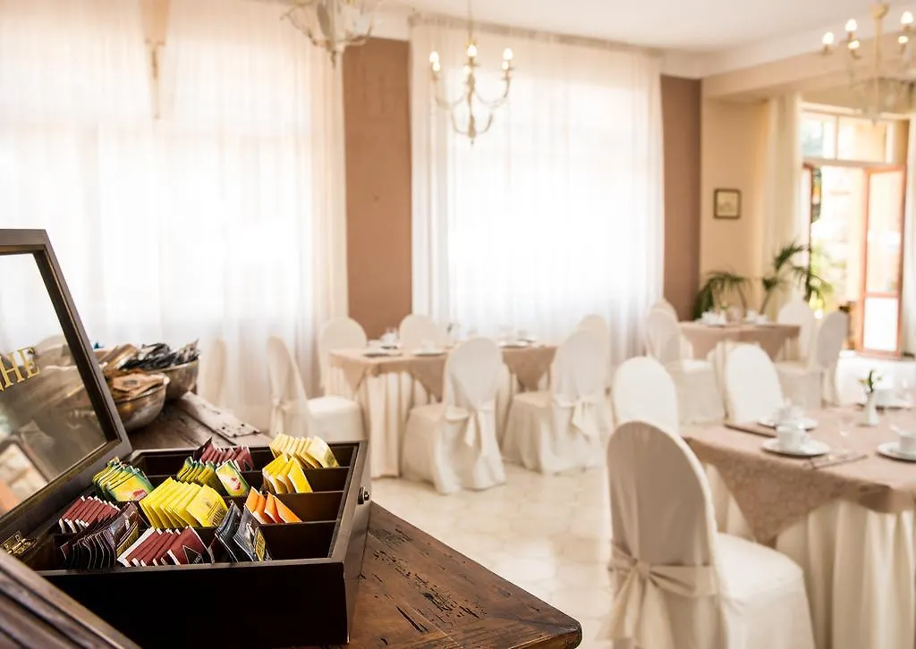 Hotel Villa Margherita Casciana Terme 4*,  Italy